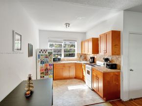 6881 Bay Dr 3, Miami Beach FL 33141