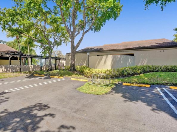 2215 Cypress Island Dr 707, Pompano Beach FL 33069