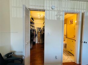 5300 Washington St 5300 Washington St E209, Hollywood FL 33021