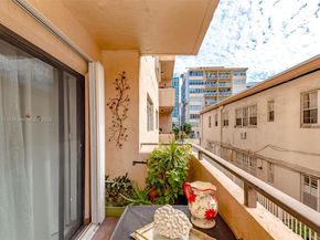 6880 Abbott Ave 212, Miami Beach FL 33141