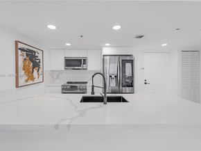 7601 E Treasure Dr 819, North Bay Village FL 33141