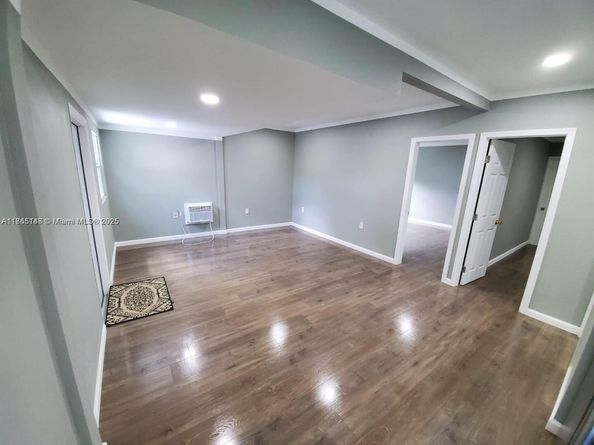 2425 NW 28th St, Miami FL 33142
