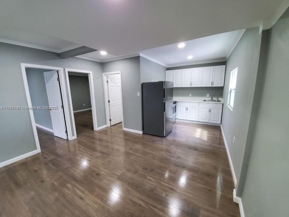 2425 NW 28th St, Miami FL 33142