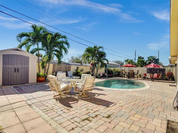 6740 Douglas St, Hollywood FL 33024