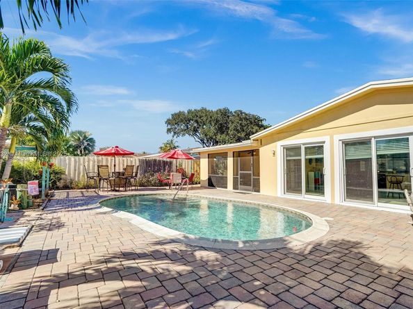 6740 Douglas St, Hollywood FL 33024