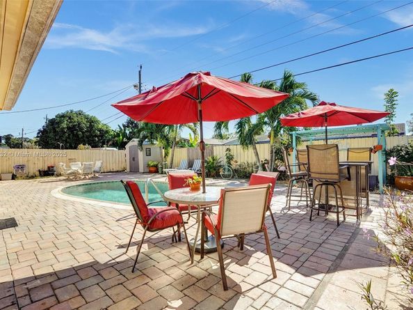 6740 Douglas St, Hollywood FL 33024