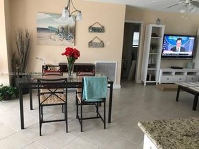 6740 Douglas St, Hollywood FL 33024