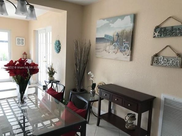 6740 Douglas St, Hollywood FL 33024