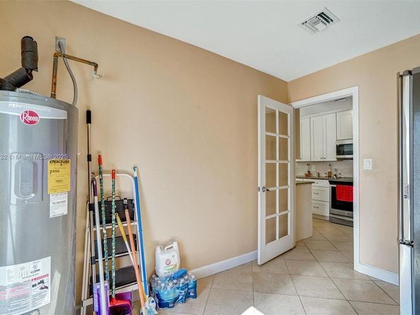 6740 Douglas St, Hollywood FL 33024