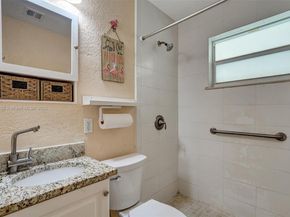 6740 Douglas St, Hollywood FL 33024