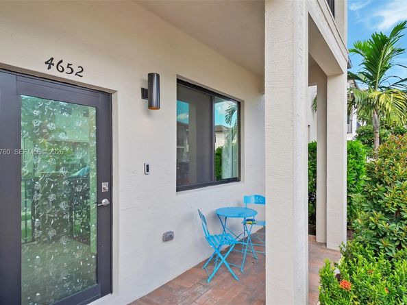 4652 NW 83rd Ave, Doral FL 33166