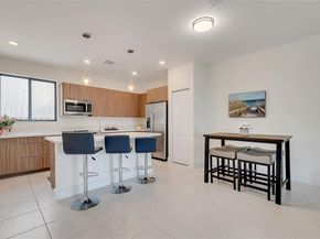 4652 NW 83rd Ave, Doral FL 33166