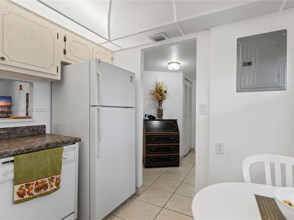 2998 NW 48th Ter 424, Lauderdale Lakes FL 33313