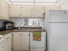 2998 NW 48th Ter 424, Lauderdale Lakes FL 33313