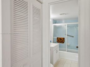 2998 NW 48th Ter 424, Lauderdale Lakes FL 33313