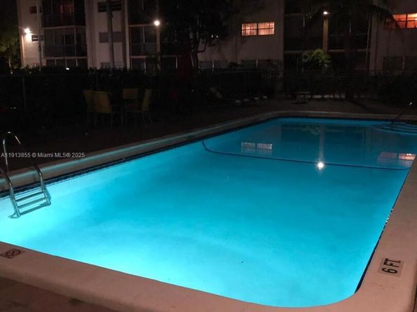 220 SW 9th Ave 519, Hallandale Beach FL 33009