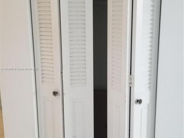 220 SW 9th Ave 519, Hallandale Beach FL 33009