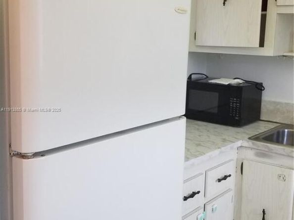 220 SW 9th Ave 519, Hallandale Beach FL 33009