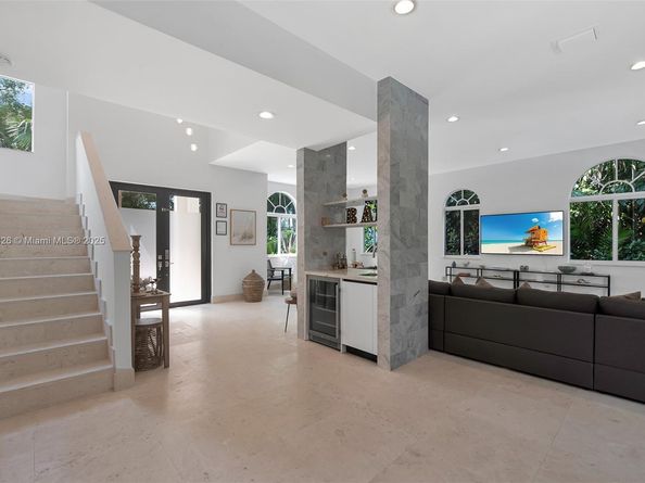 5801 SW 35th St, Miami FL 33155