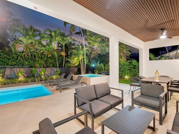 5801 SW 35th St, Miami FL 33155