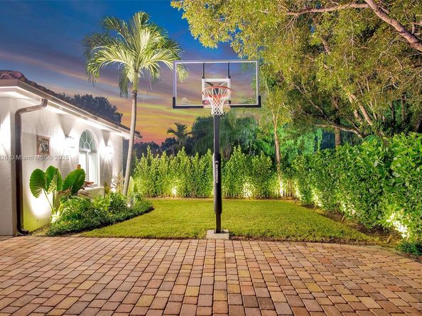 5801 SW 35th St, Miami FL 33155