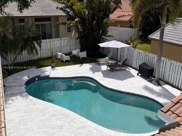 803 Heritage Dr, Weston FL 33326