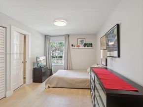 803 Heritage Dr, Weston FL 33326