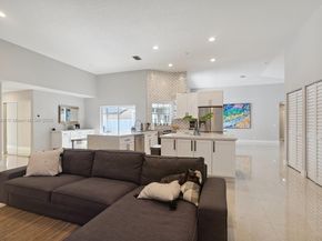 803 Heritage Dr, Weston FL 33326
