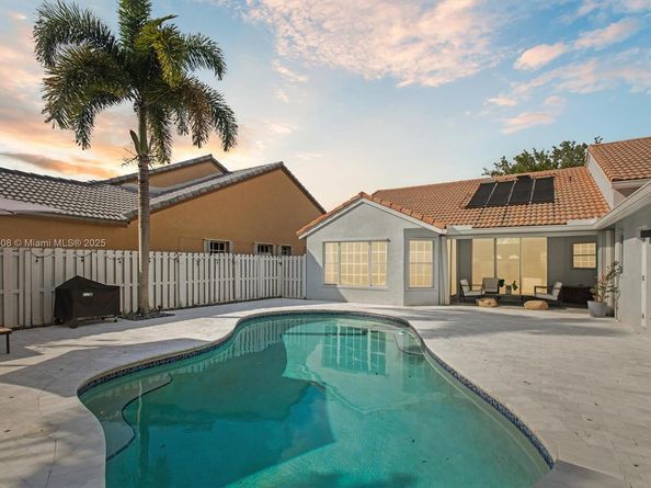 803 Heritage Dr, Weston FL 33326