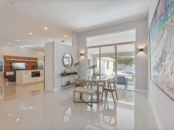803 Heritage Dr, Weston FL 33326