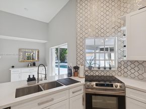 803 Heritage Dr, Weston FL 33326
