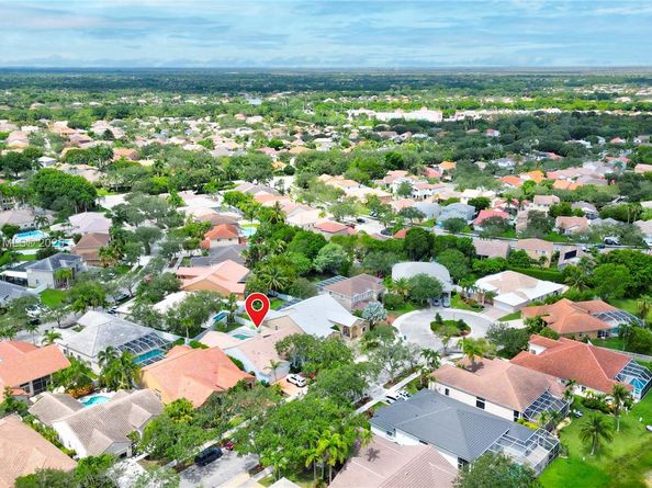 803 Heritage Dr, Weston FL 33326