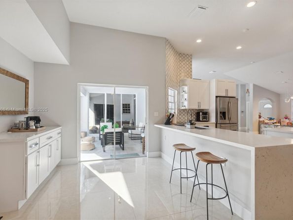 803 Heritage Dr, Weston FL 33326