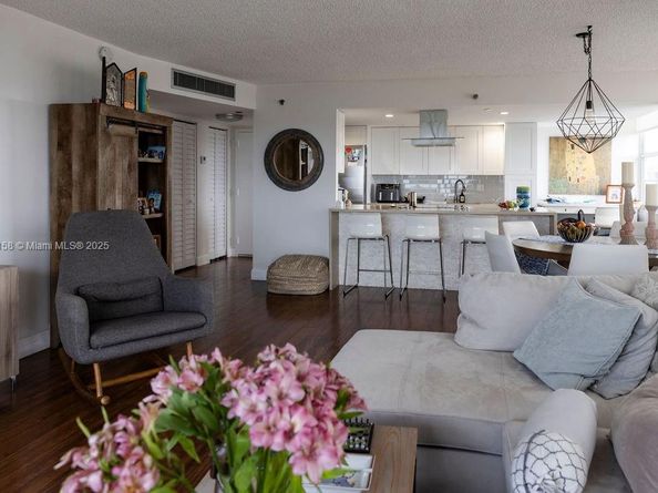 1300 St Charles Place PH12, Pembroke Pines FL 33026