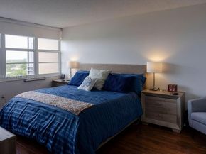 1300 St Charles Place PH12, Pembroke Pines FL 33026