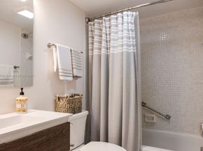 1300 St Charles Place PH12, Pembroke Pines FL 33026