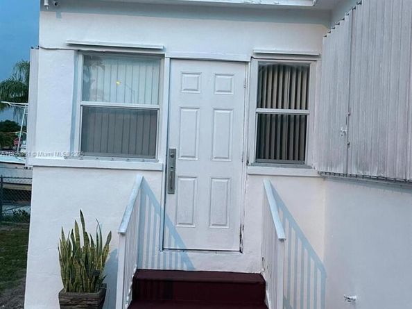 217 E 20th St, Hialeah FL 33010