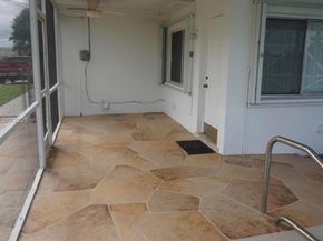 328 Riverdale Rd, Palm Springs FL 33461