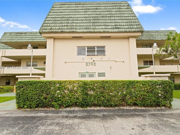 5790 Stirling Rd 104, Hollywood FL 33021