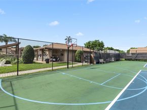 8025 SW 21st Ct, Davie FL 33324