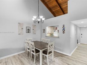 8025 SW 21st Ct, Davie FL 33324