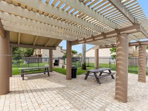 8025 SW 21st Ct, Davie FL 33324