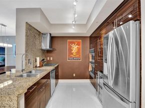 325 S Biscayne Blvd 2519, Miami FL 33131
