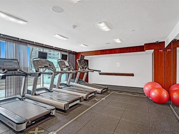 325 S Biscayne Blvd 2519, Miami FL 33131