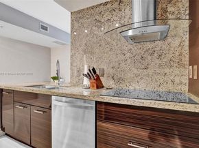 325 S Biscayne Blvd 2519, Miami FL 33131