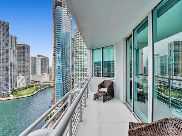 325 S Biscayne Blvd 2519, Miami FL 33131