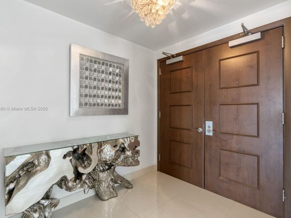 3737 Collins Ave S503, Miami Beach FL 33140