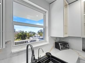 137 Golden Isles Dr 305, Hallandale Beach FL 33009