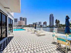 137 Golden Isles Dr 305, Hallandale Beach FL 33009