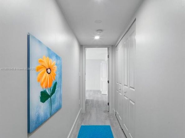 137 Golden Isles Dr 305, Hallandale Beach FL 33009